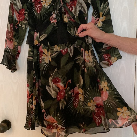 Women’s Sam Edelman Long Trumpet Sleeve Dress in Tropical Flamingo Design - Picture 7 of 9